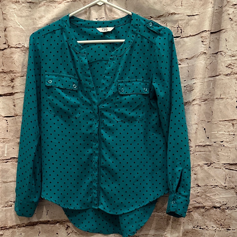 Q&A Raylin Button Front Teal Polka Dot Women's Top